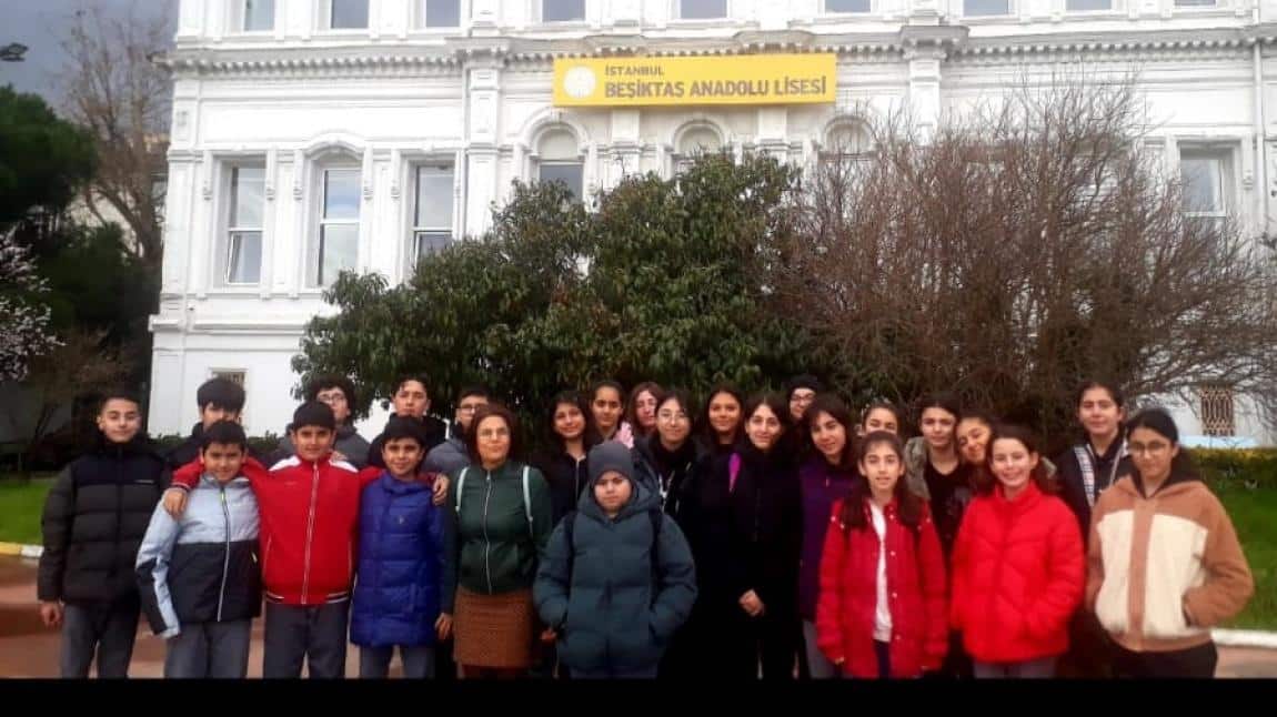 Rehber Öğretmenimiz Nursel AKSOY, öğrencilerimizle Beşiktaş Anadolu Lisesinde.